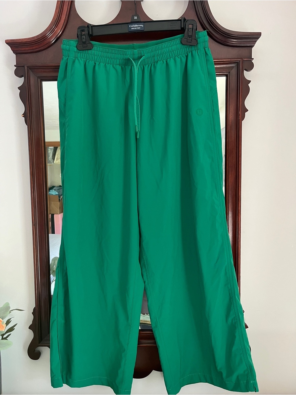 lululemon athletica Green Wide-Leg Jogger Sweatpants